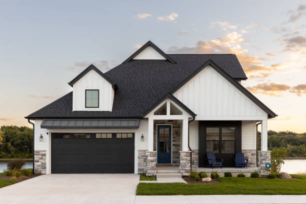 Best Roof Moss and Algae Removal  in Granite Hills, CA